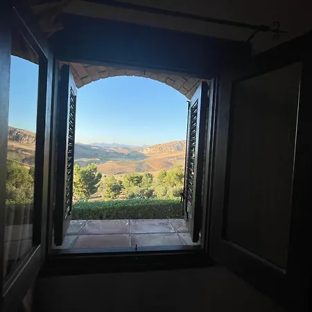 Ponte Calatrasi ファームステイ