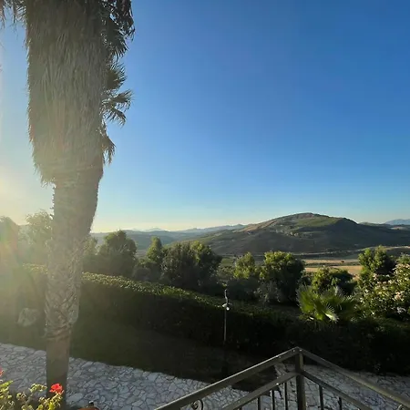 ファームステイ Ponte Calatrasi *